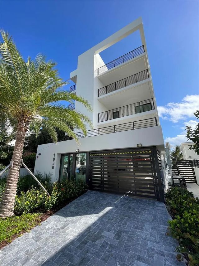 5 of 63 - 1930 Bay Drive #4, Miami Beach, FL