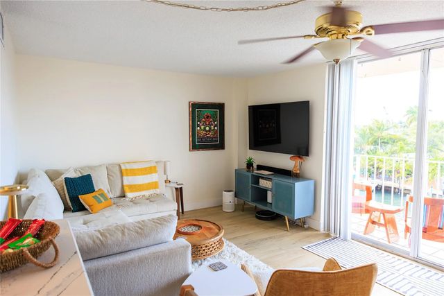 2 of 21 - 1777 Se 15th Street #404, Fort Lauderdale, FL