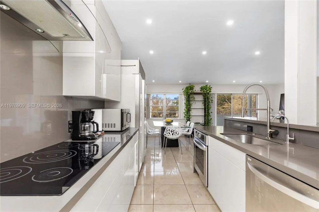 1400 N Tallwood Avenue #306, Hollywood
