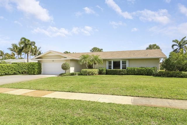 2 of 36 - 856 Country Club Drive, North Palm Beach, FL