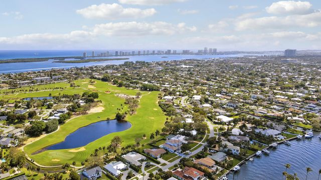 4 of 36 - 856 Country Club Drive, North Palm Beach, FL