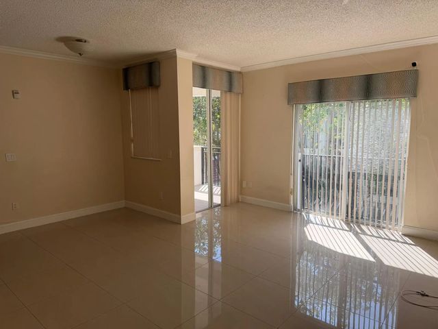 3 of 33 - 3225 Ne 184th Street #10303, Aventura, FL