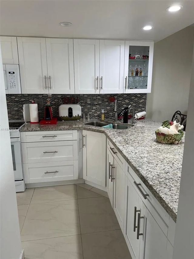 2385 W 69th Street #2385-a, Hialeah