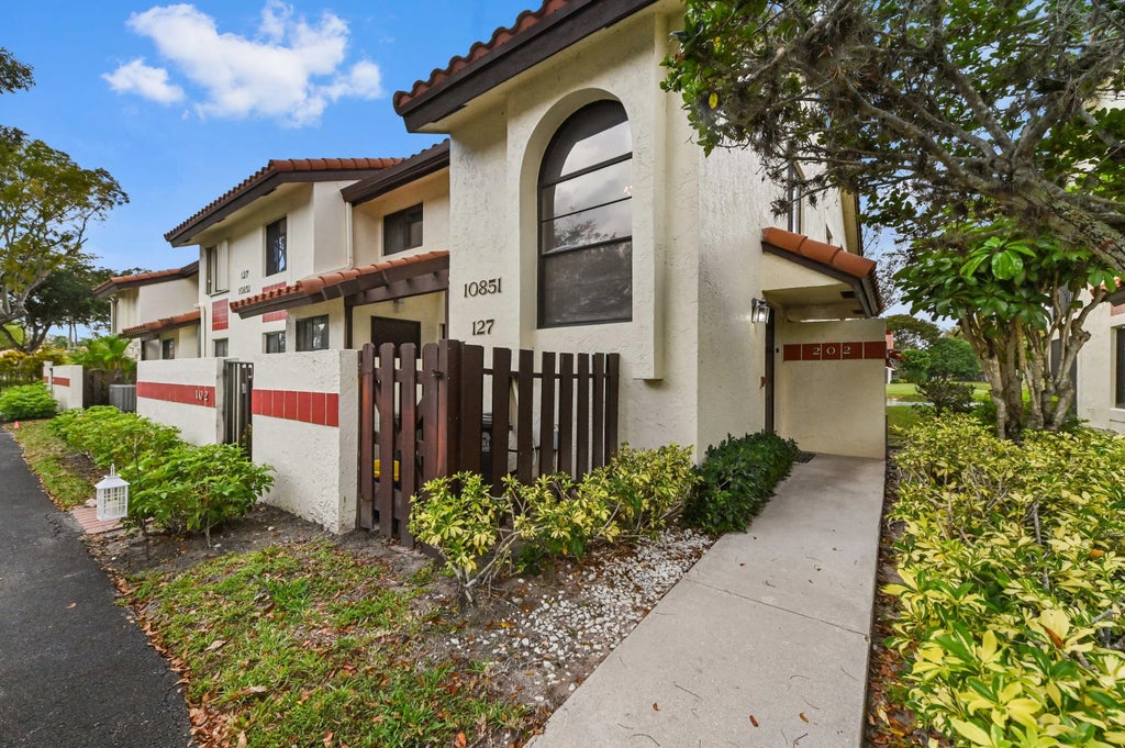 10851 Palm Lake Avenue #202, Boynton Beach