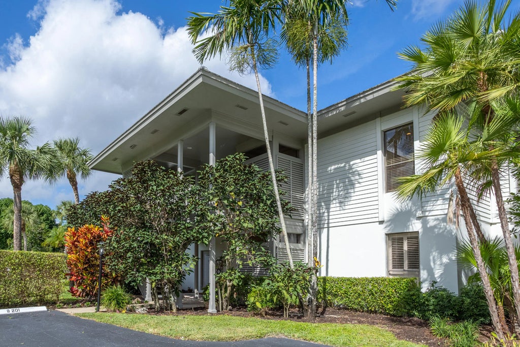 11842 Pebblewood Drive #201, Wellington