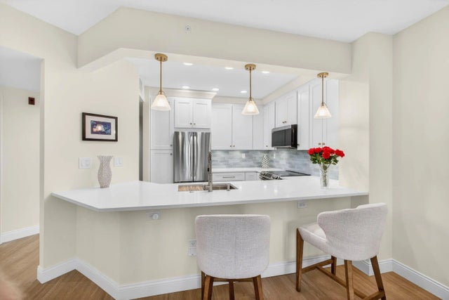 Photo of Listing #R11169547