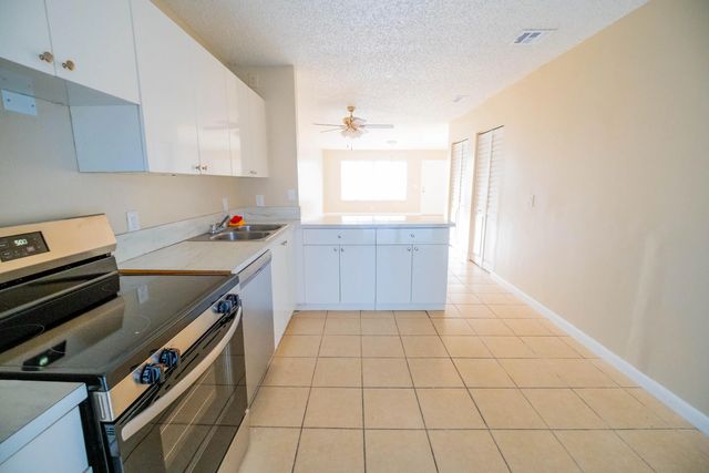 4 of 31 - 4763 Orleans Court #c, West Palm Beach, FL