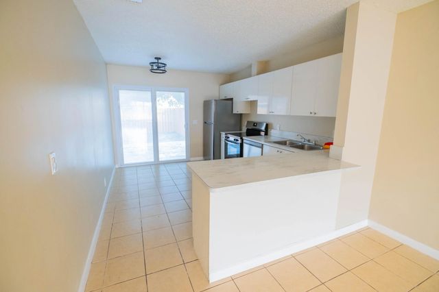 5 of 31 - 4763 Orleans Court #c, West Palm Beach, FL