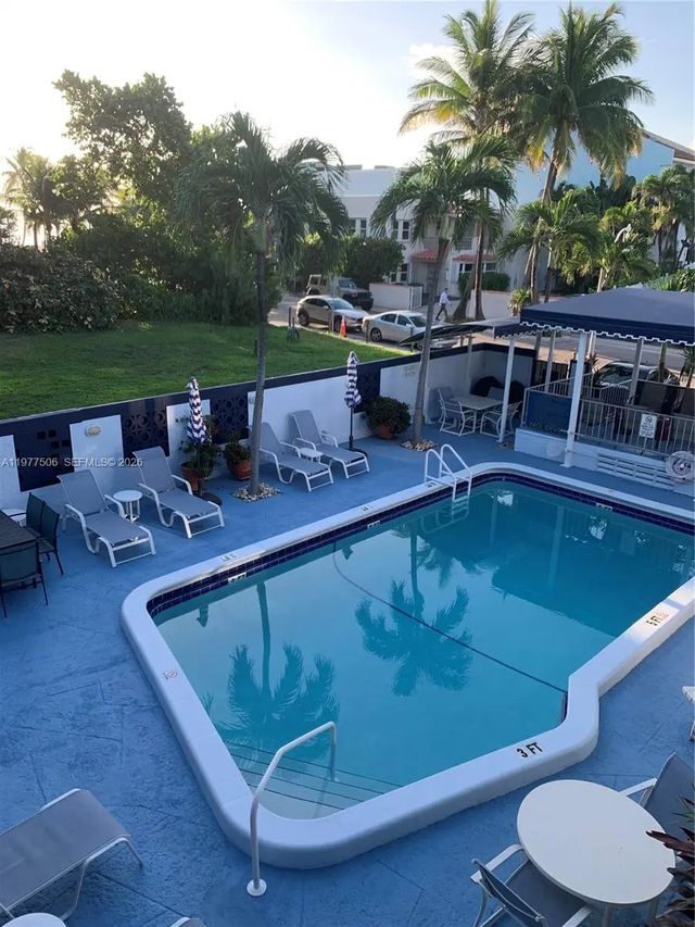 2 of 50 - 322 Taylor Street #2d, Hollywood, FL