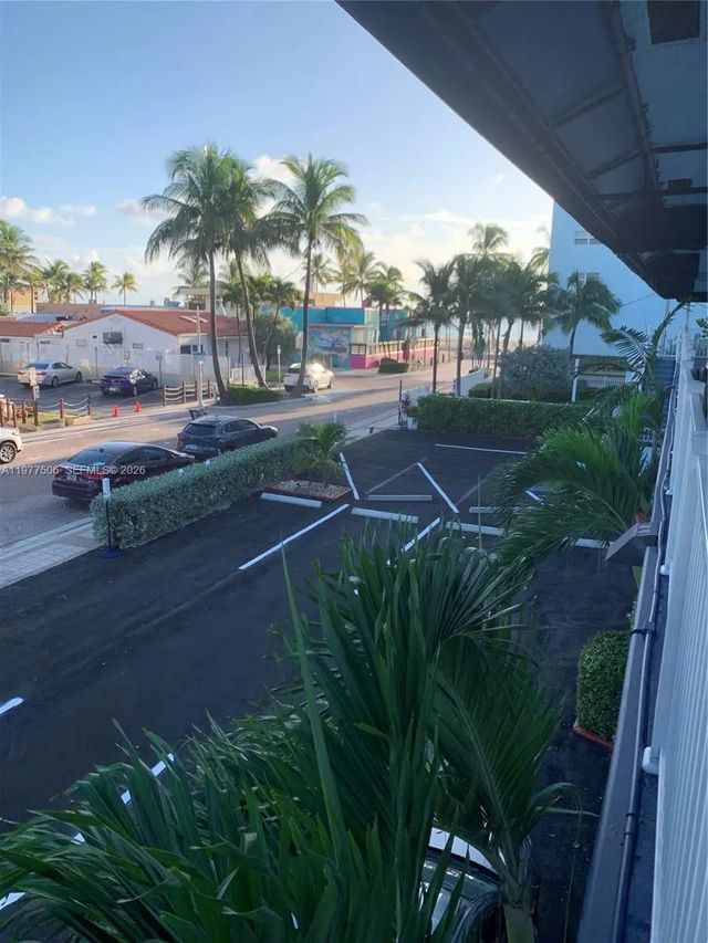5 of 50 - 322 Taylor Street #2d, Hollywood, FL