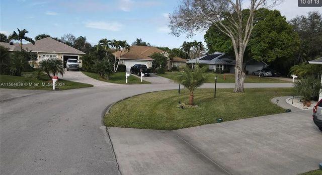 3 of 11 - 755 38th Court, Vero Beach, FL