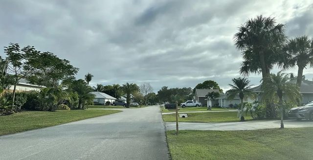 4 of 11 - 755 38th Court, Vero Beach, FL
