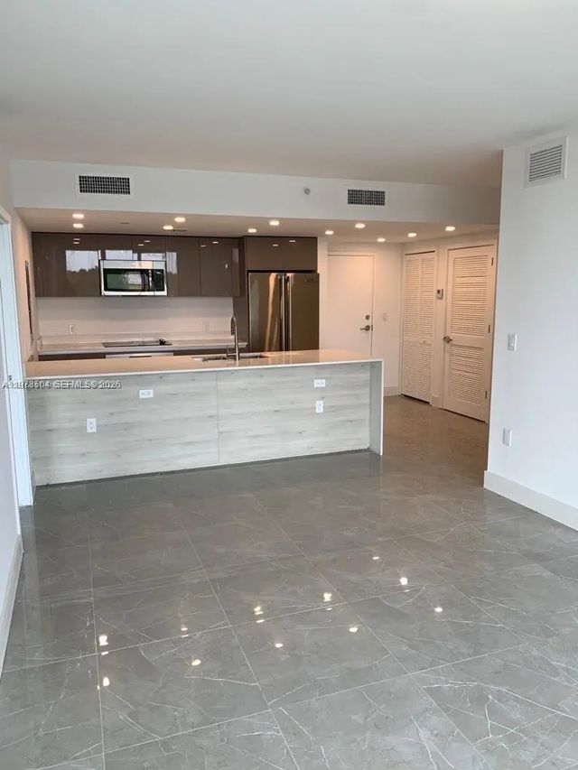 4 of 17 - 13800 Highland Drive #403, North Miami Beach, FL