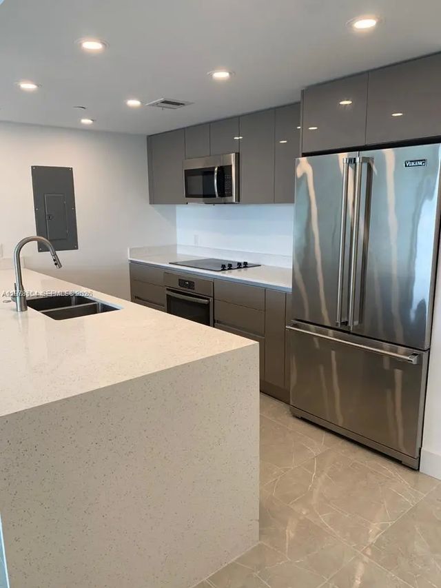 5 of 17 - 13800 Highland Drive #403, North Miami Beach, FL