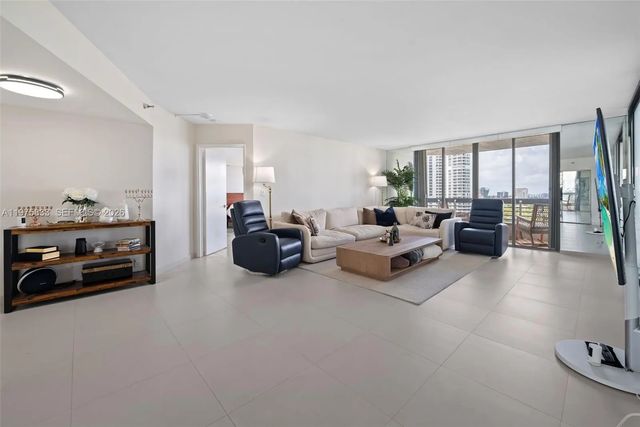 5 of 41 - 19101 Ne 36th Court #1407, Aventura, FL