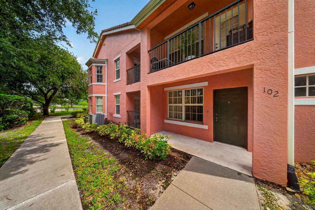 150 Sw Peacock Boulevard #26-102, Port St. Lucie
