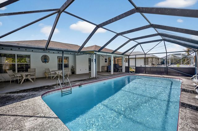 459 Se Nome Drive, Port St. Lucie