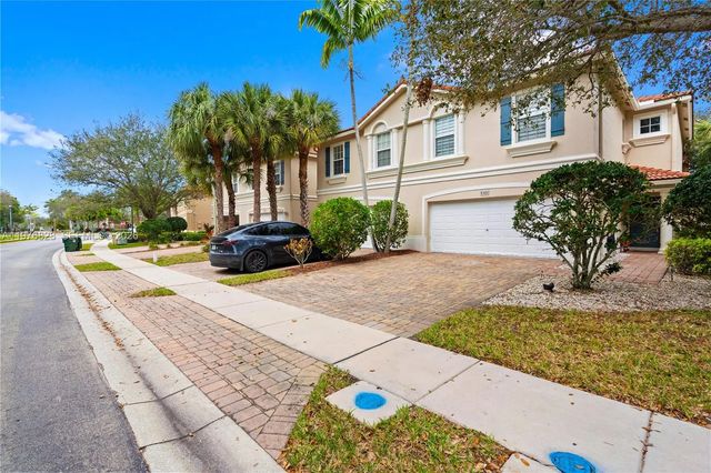 3 of 37 - 4301 Macarthur Palm Trail, Greenacres, FL