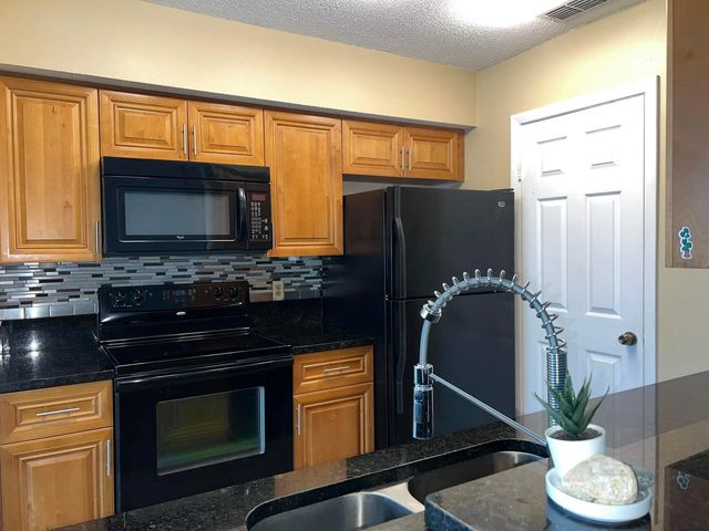 815 W Boynton Beach Boulevard #7-205, Boynton Beach