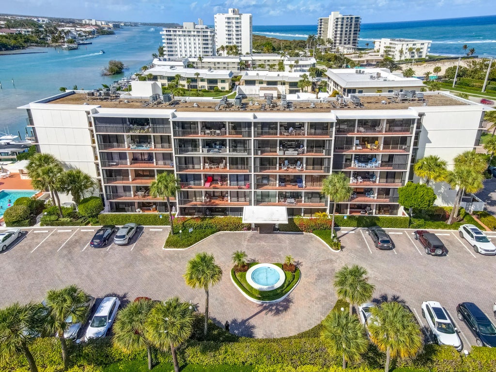 225 Beach Road #503, Tequesta