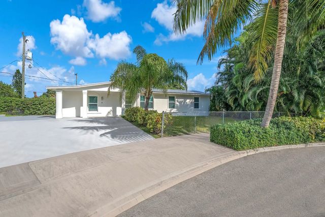 2 of 24 - 3308 E El Vedado Court, West Palm Beach, FL