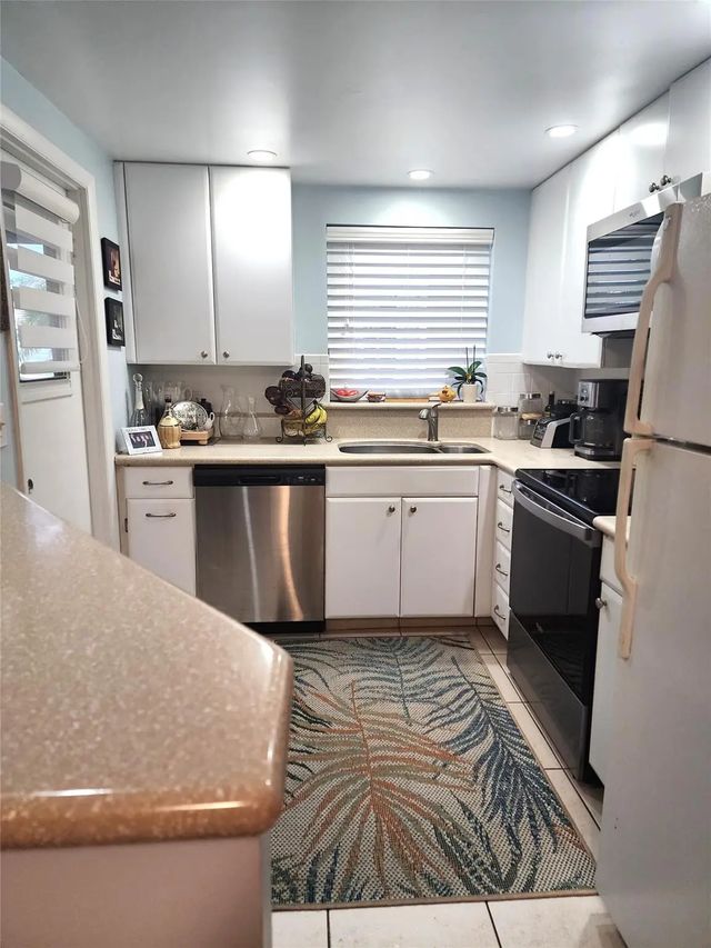 4 of 15 - 804 Se 7th Street #101, Deerfield Beach, FL