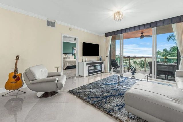 5 of 47 - 2650 Lake Shore Drive #302, Riviera Beach, FL