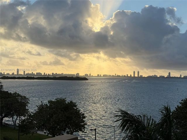 2 of 27 - 880 Ne 69th Street #5q, Miami, FL
