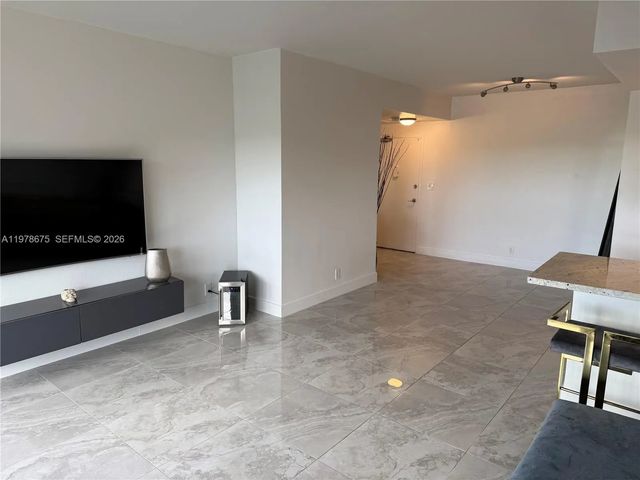 3 of 27 - 880 Ne 69th Street #5q, Miami, FL