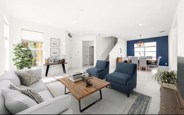 Photo of Listing #R11169785