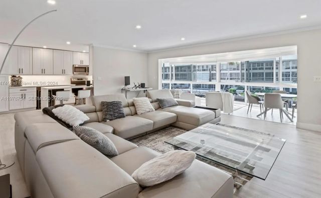3050 Ne 48th Street #207, Fort Lauderdale