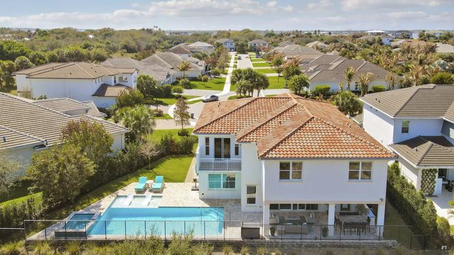 3 of 78 - 2475 Ne Evinrude Circle, Jensen Beach, FL