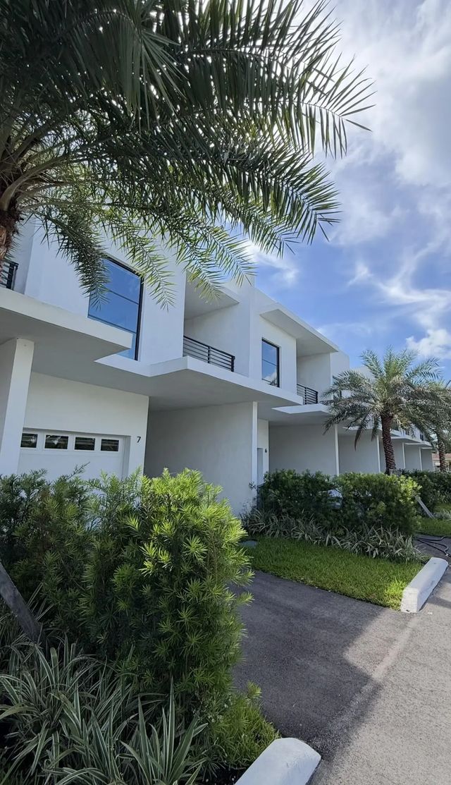 2511 Pierce Street #2, Hollywood