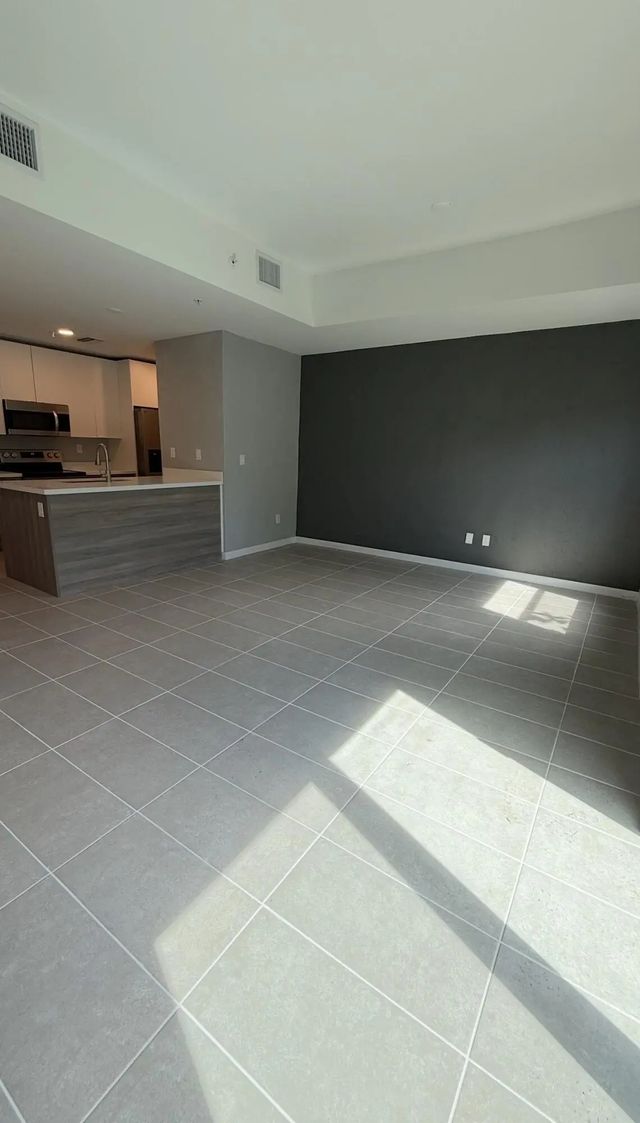 5 of 12 - 2511 Pierce Street #2, Hollywood, FL