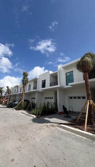 Photo of Listing #F10556815