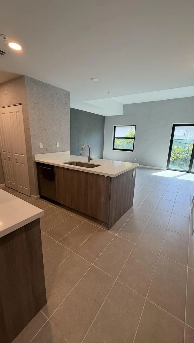 3 of 15 - 2511 Pierce Street #3, Hollywood, FL