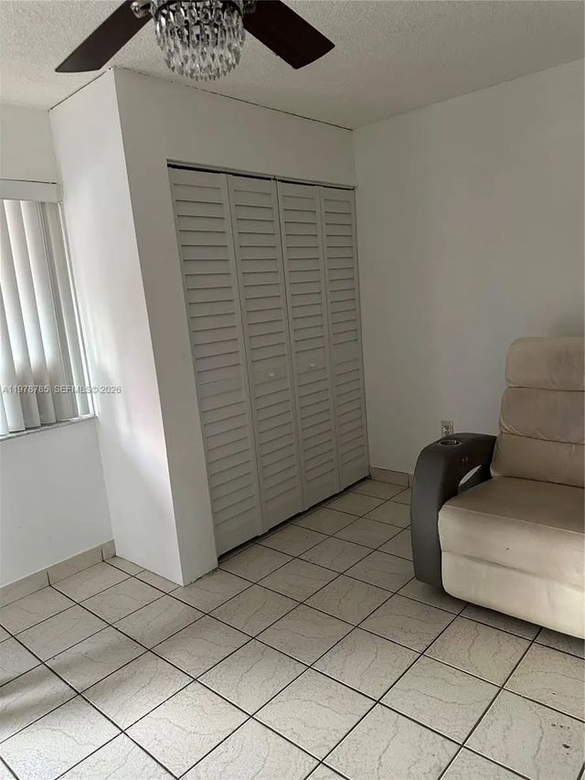 2194 W 60th Street #22213, Hialeah