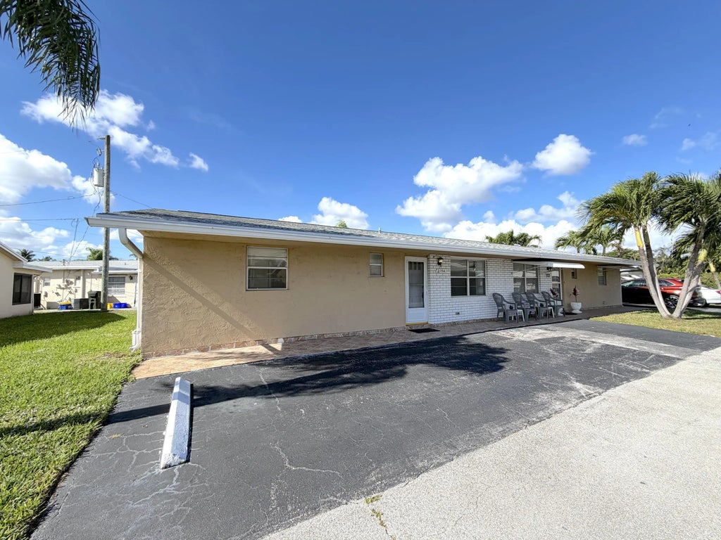 2704 Knight Lane, Delray Beach
