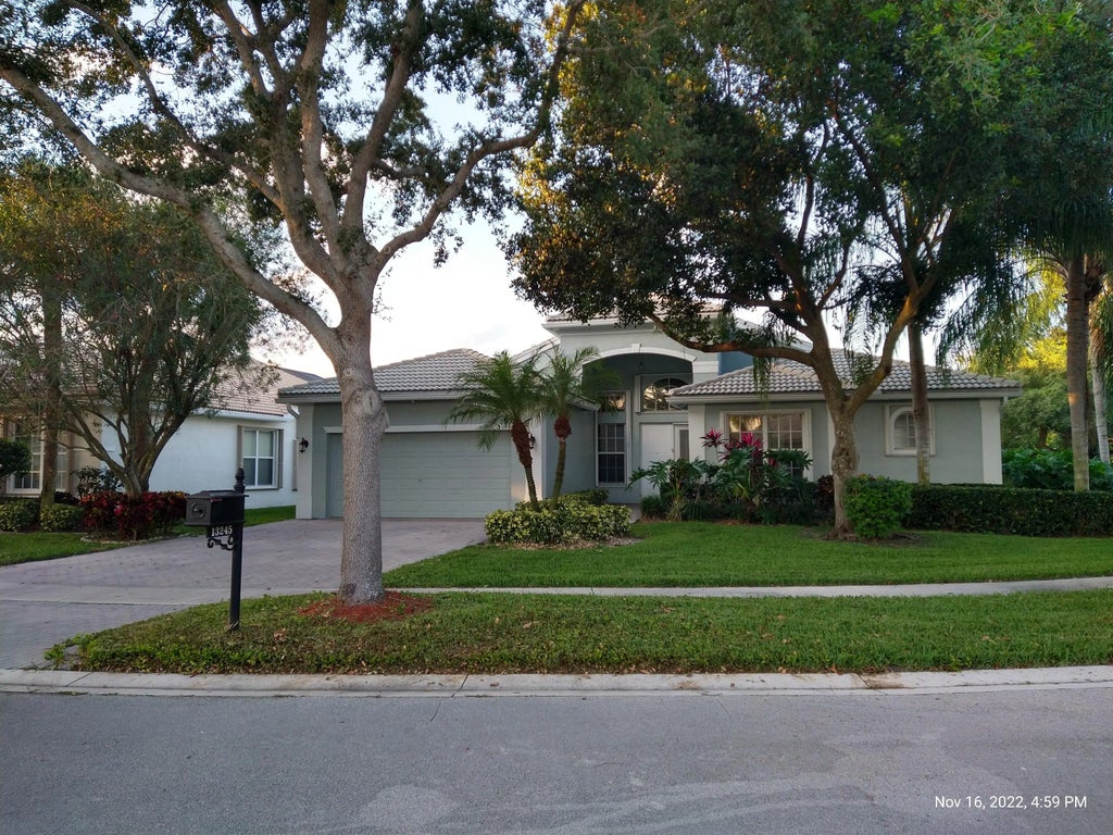 13245 Alhambra Lake Circle, Delray Beach