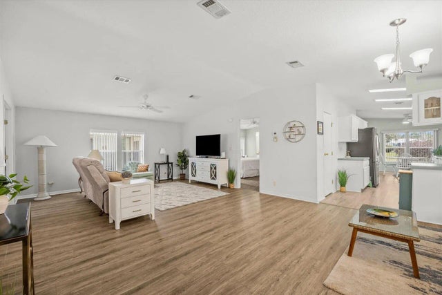 Photo of Listing #R11169960