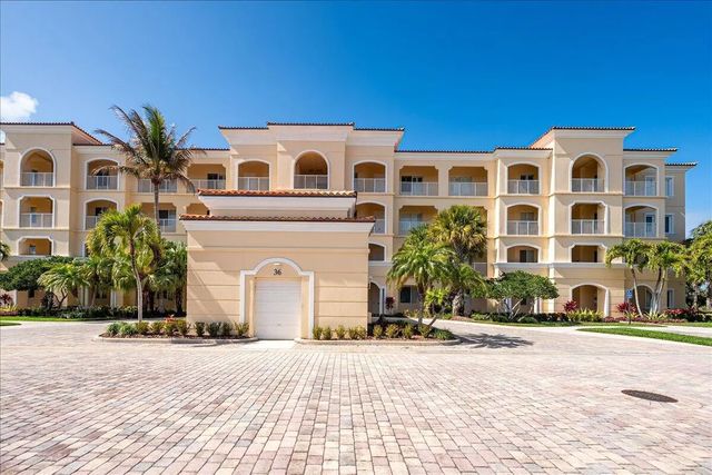 36 Harbour Isle Drive W #106, Fort Pierce