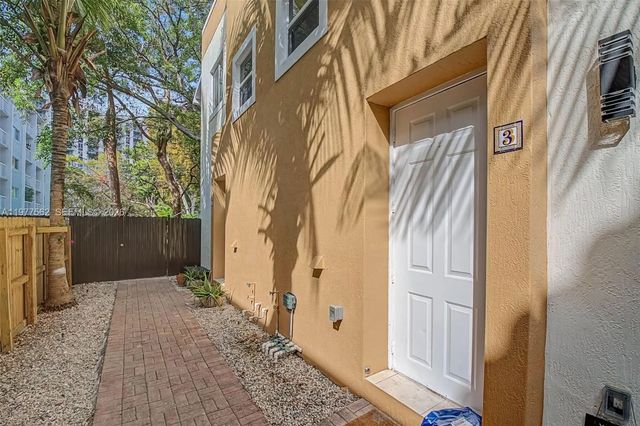 5 of 57 - 2945 Coconut Avenue, Miami, FL
