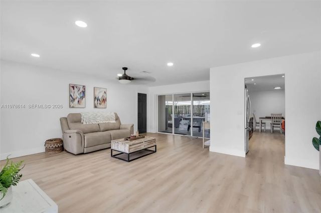 4 of 32 - 1180 Nw 49th Court, Deerfield Beach, FL
