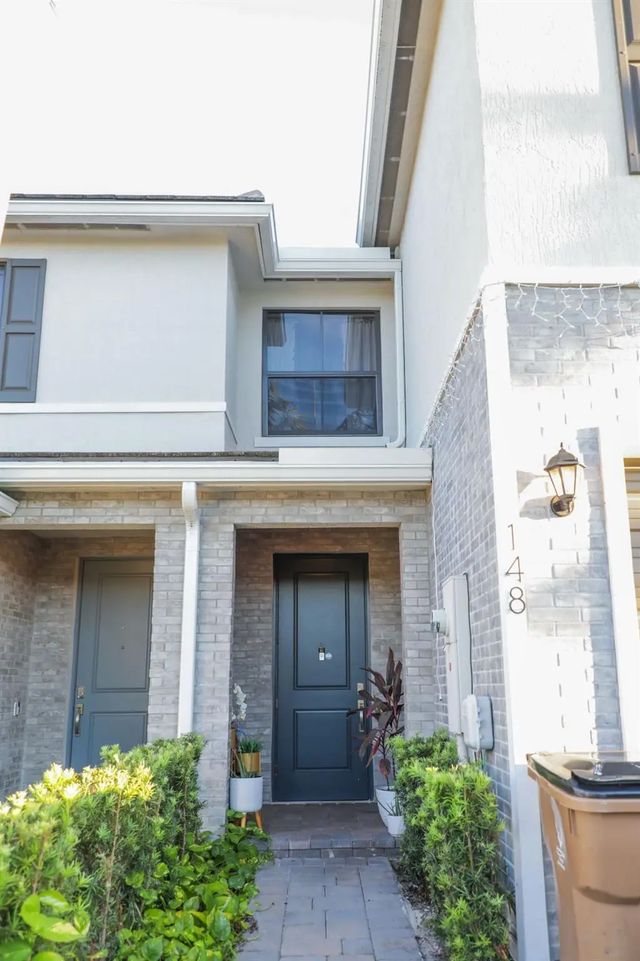 148 Se 5th Court, Deerfield Beach