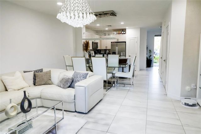 4 of 24 - 148 Se 5th Court, Deerfield Beach, FL