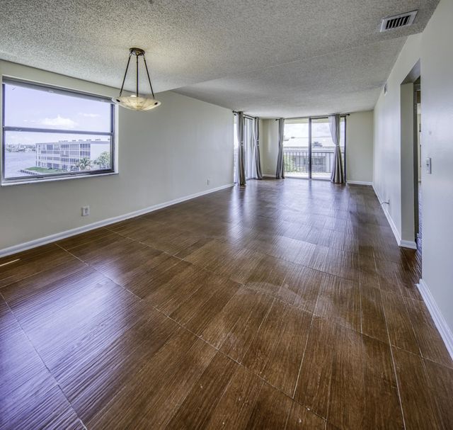 2 of 46 - 890 N Federal Highway #412, Lantana, FL
