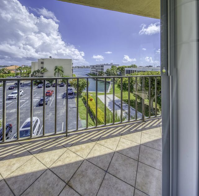 4 of 46 - 890 N Federal Highway #412, Lantana, FL