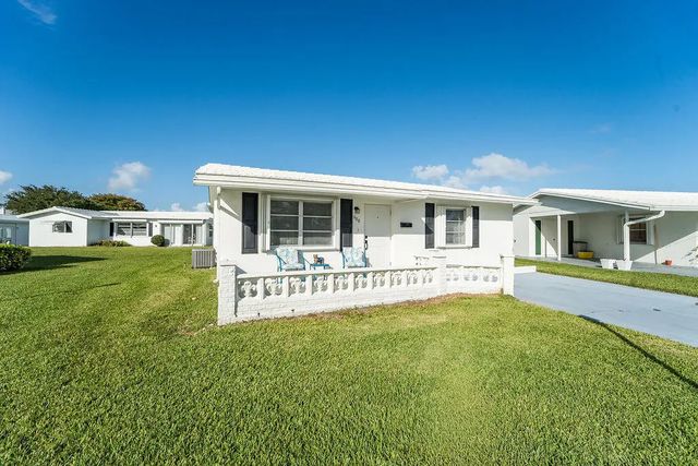 3 of 22 - 688 Sw Lake Court, Boynton Beach, FL