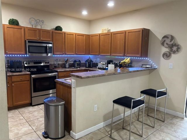 3 of 7 - 3544 W 88th Terrace, Hialeah, FL