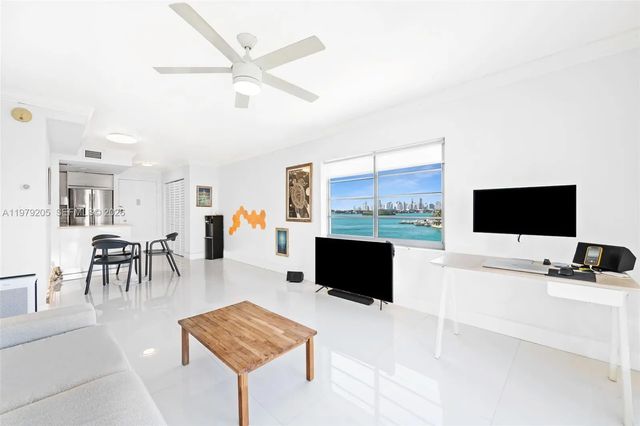 3 of 19 - 1450 Lincoln Road #601, Miami Beach, FL